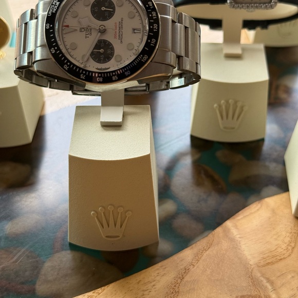 Rolex Cream Display Stands Set of eight with C-clips - Picture 5 of 9